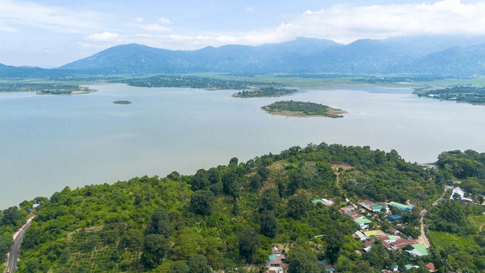 Không gian thơ mộng của hồ Lăk